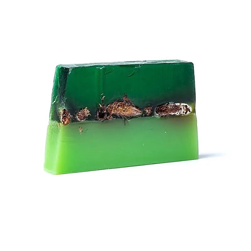 Savon Bourgeons de Pin, naturel & 100% fait main Savon Bourgeons de Pin, naturel & 100% fait main