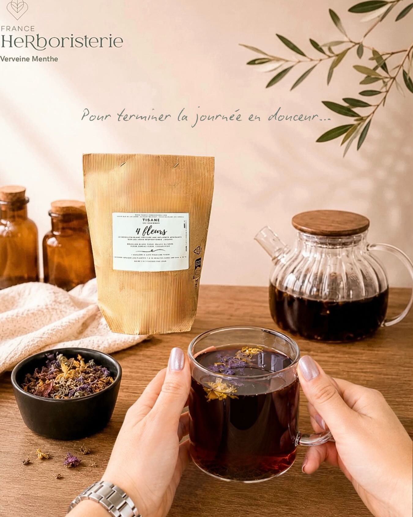 🌿 Pour terminer la journée en douceur…

Après une journée bien remplie, il est parfois agréable de ralentir, de prendre quelques minutes pour soi et de savourer un moment de calme. ✨

Une tasse de tisane, une ambiance apaisante et le temps semble déjà ralentir un peu… 🍵💚

Et vous, quel est votre petit rituel pour décompresser en fin de journée ? 🌸

📍 Verveine Menthe – France Herboristerie Vesoul

#tisane #herboristerie #vesoul #douceur